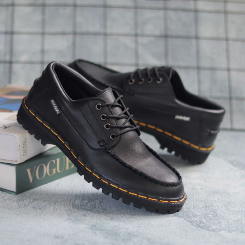 Sepatu Formal Casual Pria Hitam Tali Pantofel Pria Trendy Original Kulit Sintetis Kerja Kuliah Xshoesbdg.id x Monza Docmart