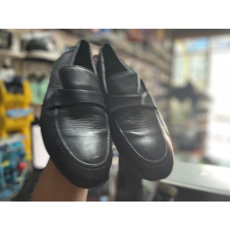 GUCCI PANTOFEL FULL HITAM SLIP ON size 39 yang lain GUCCI DISNEY size 37 SOLD , GUCCI BEE (TAWON) Si