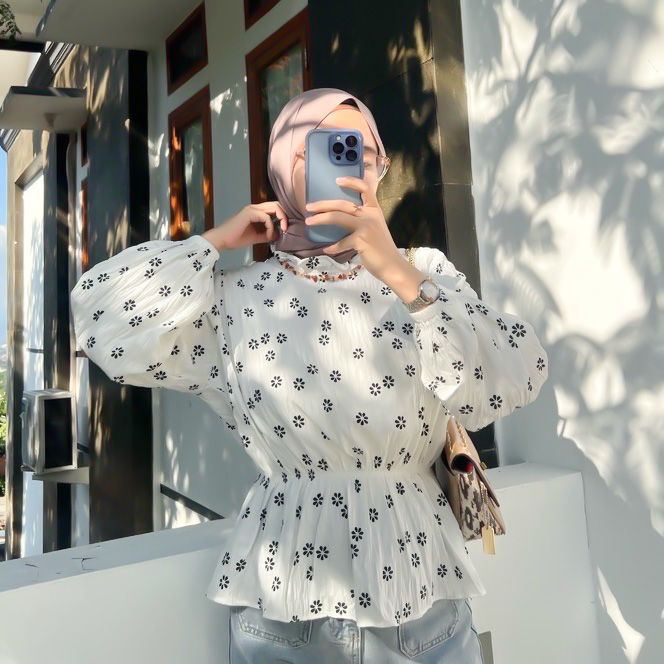 IL - BYTHA FLORAL BLOUSE / ATASAN WANITA MOTIF BUNGA PINGGANG KERUT KOREAN STYLE-PUTIH