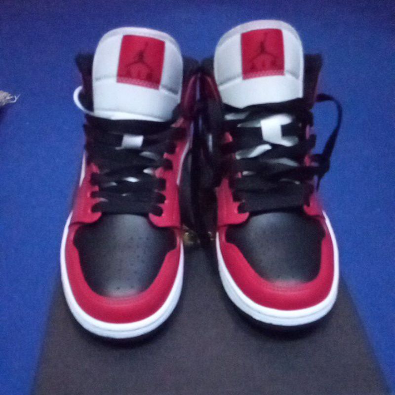 air jordan 1 mid chicago black toe sz 40