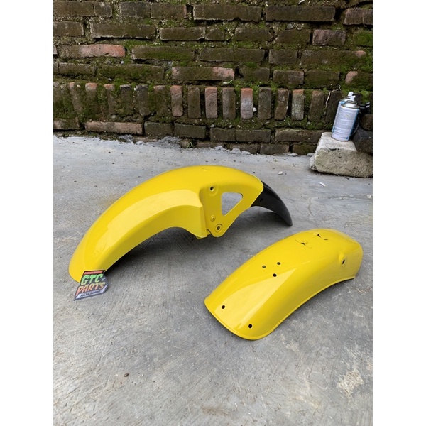 slebor spakbor depan belakang yamaha rx king warna kuning