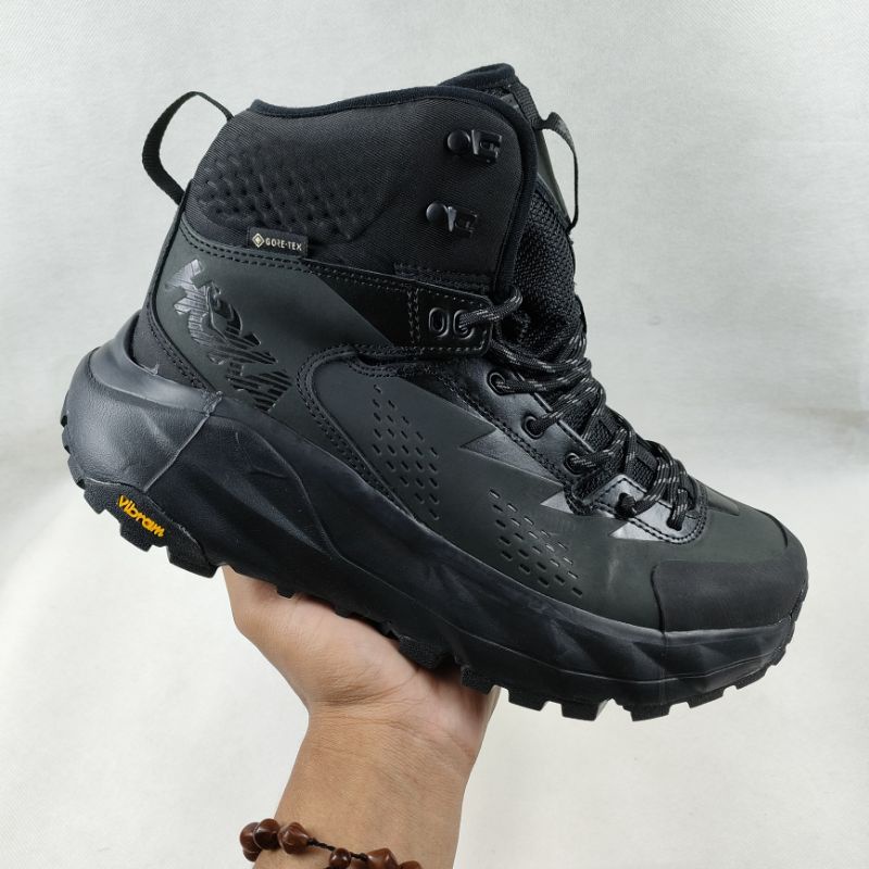 sepatu hiking Hoka sky kaha GTX boot black