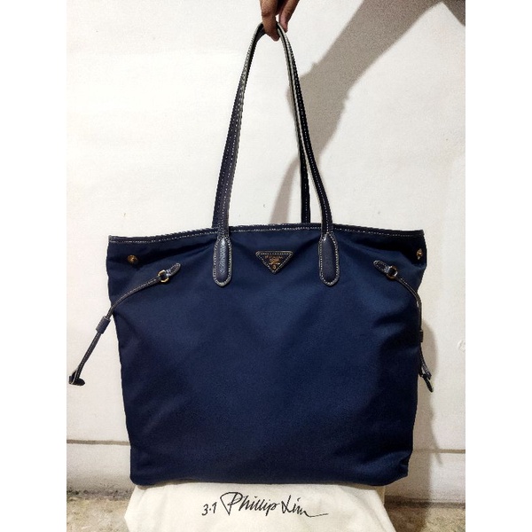 TAS PRADA TESUTTO SAFFIANO NYLON ORIGINAL WARNA NAVY PRELOVED