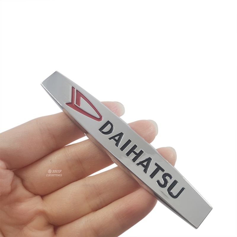 2x Metal DAIHATSU Logo Mobil Auto Side Fender Rear Decorative Emblem Badge Decal Stiker Untuk DAIHATSU