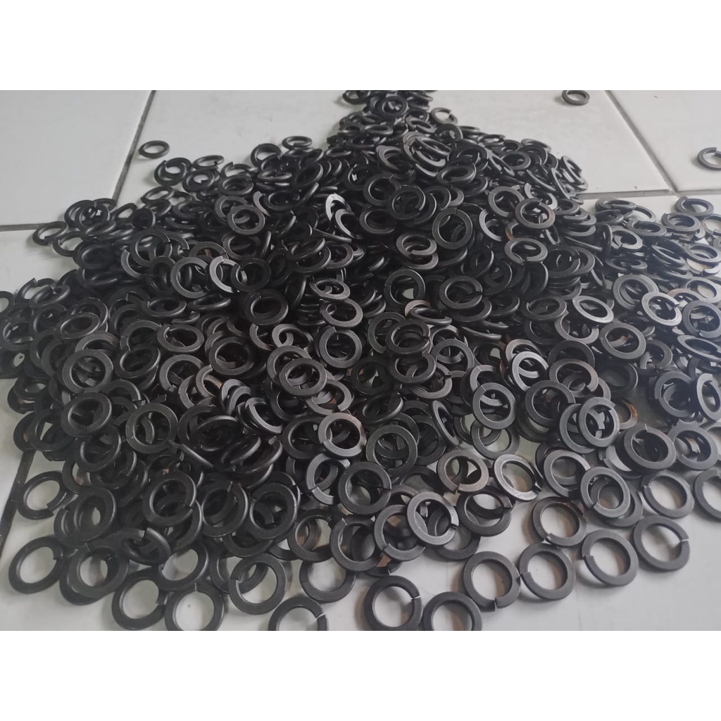 RING VER HITAM M8/ WL HITAM M8. SPRING WASHER HITAM M8