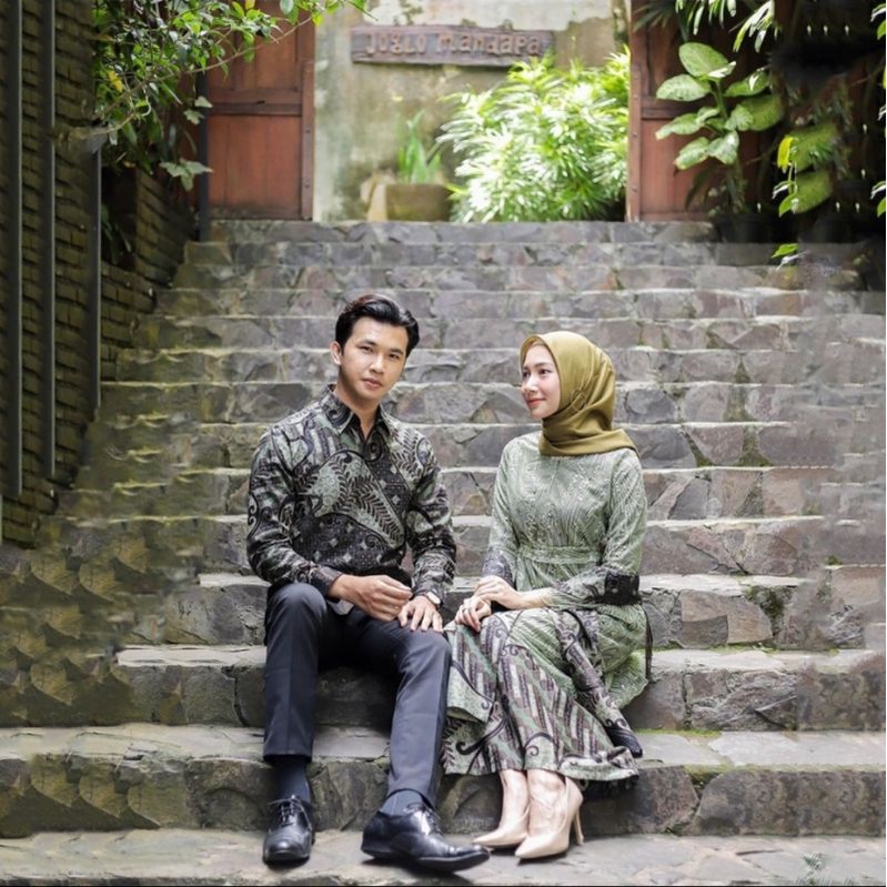 BATIK EXPRESS- BAJU COUPLE BATIK TIFFANY - KEBAYA MODERN REMAJA KEKINIAN - KEBAYA LAMARAN - BATIK COUPLE TULLE LENGAN PANJANG - SET KEBAYA KONDANGAN SONYA