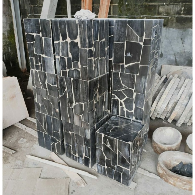 Kursi Mozaik Fosil Kayu