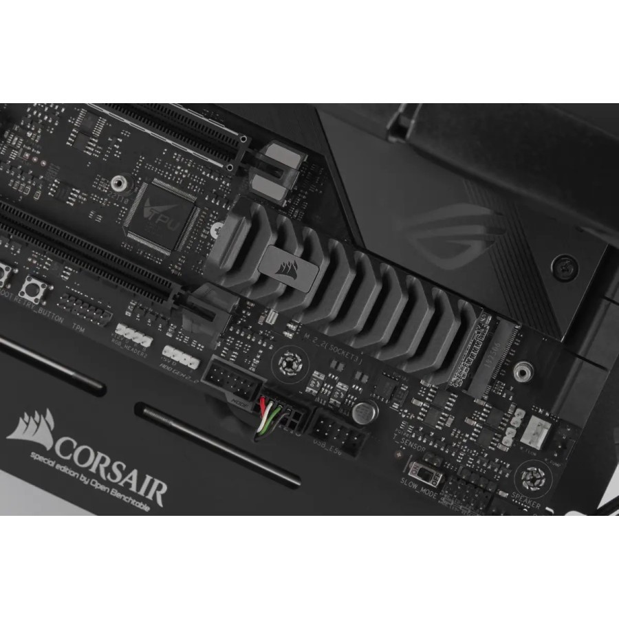 Corsair MP600 PRO XT 2TB M.2 NVMe PCIe Gen4 x4 - CSSD-F2000GBMP600PXT