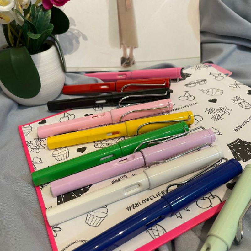 

PENSIL MAKARON MEWAH FREE PENGHAPUS