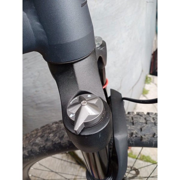 GRATIS ONGKIR Fork sepeda Venom 29er air angin Boost TA 15 x 110