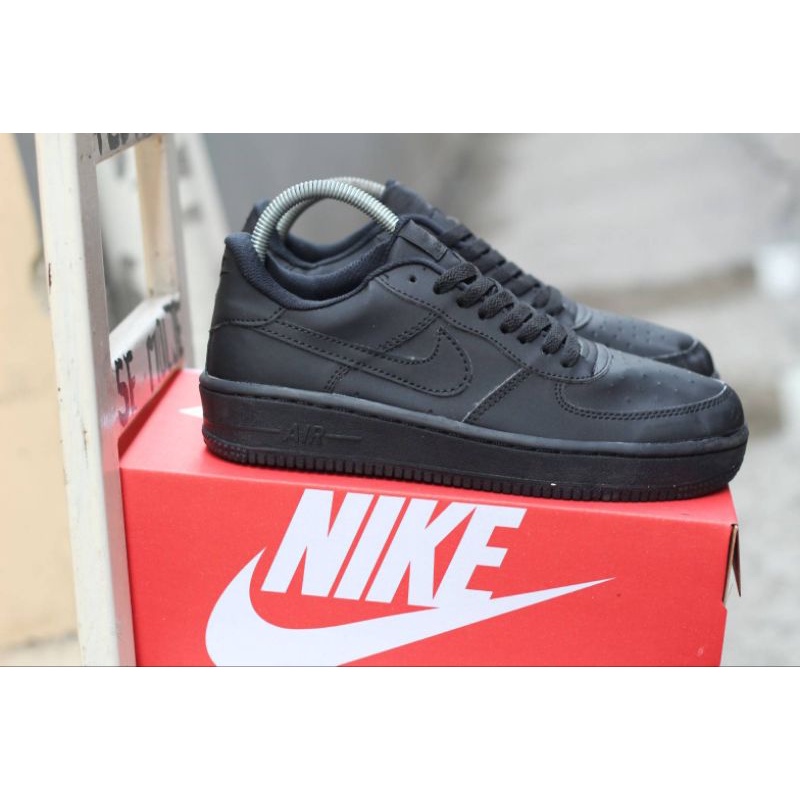 Sepatu kets Airforce 1 Pria. Ukuran 39-44. Gratis Kaos Kaki