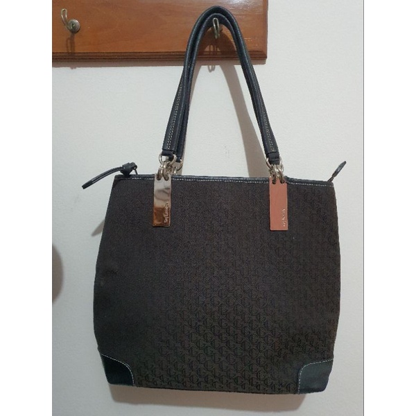 PRELOVED TAS GUY LAROCHE