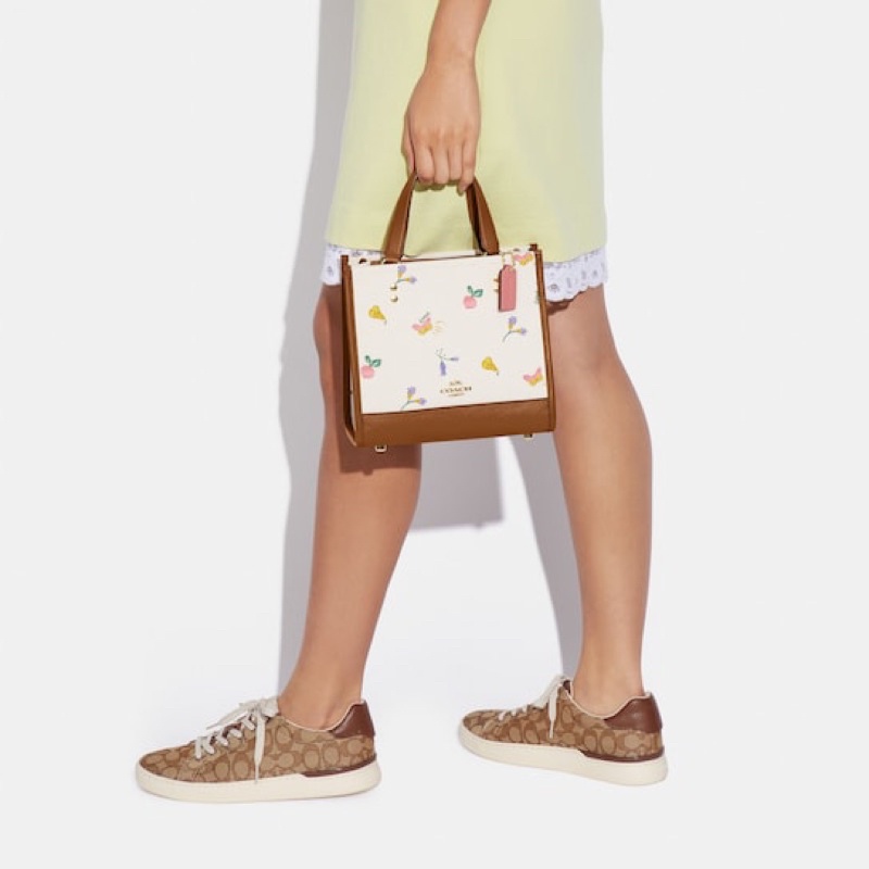 Coach Dempsey Tote 22 With Dreamy Veggie Print (C8253)