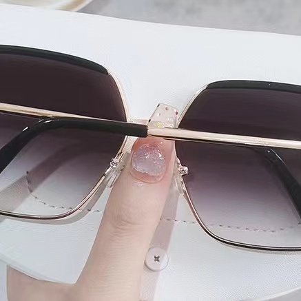 Kacamata Wanita Hitam Lensa Kotak Anti Radiasi Fashion Korean Sunglasses Eyewear