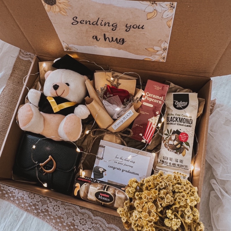 Kado Ulang Tahun Cewek Kado Wisuda Hampers Cewek Hadiah Ulang Tahun Hadiah Wisuda Boneka Wisuda Giftbox Pacar Cewek Giftbox Ultah Kado Valentine Kado Natal Hadiah Sempro
