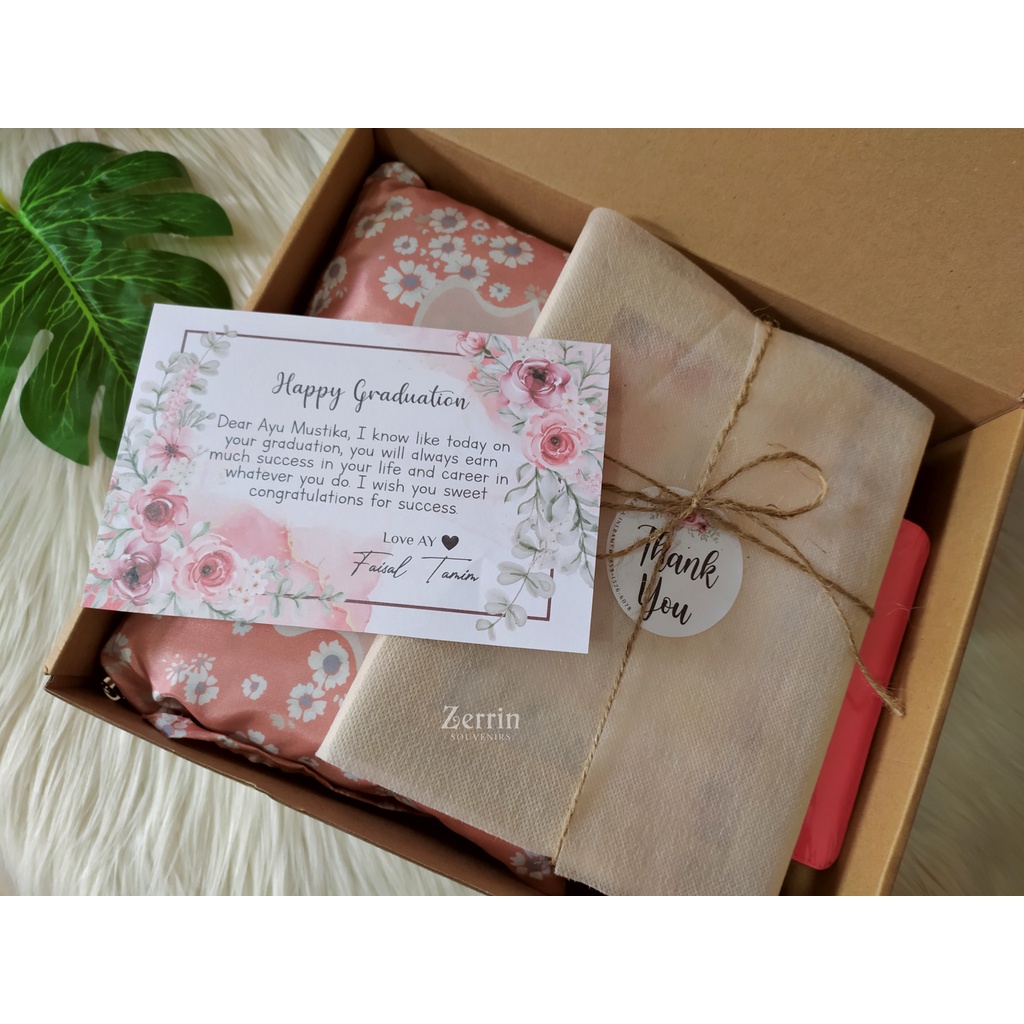 HAMPERS SAJADAH QURAN DAN MUKENA