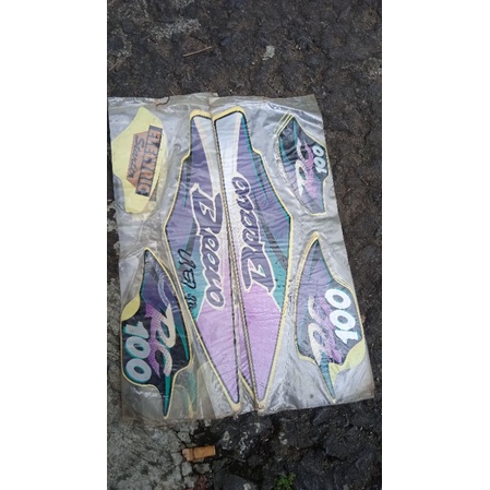 STRIPING SUZUKI RC100 STICKER suzuki bravo rc100 stiker polet bodi