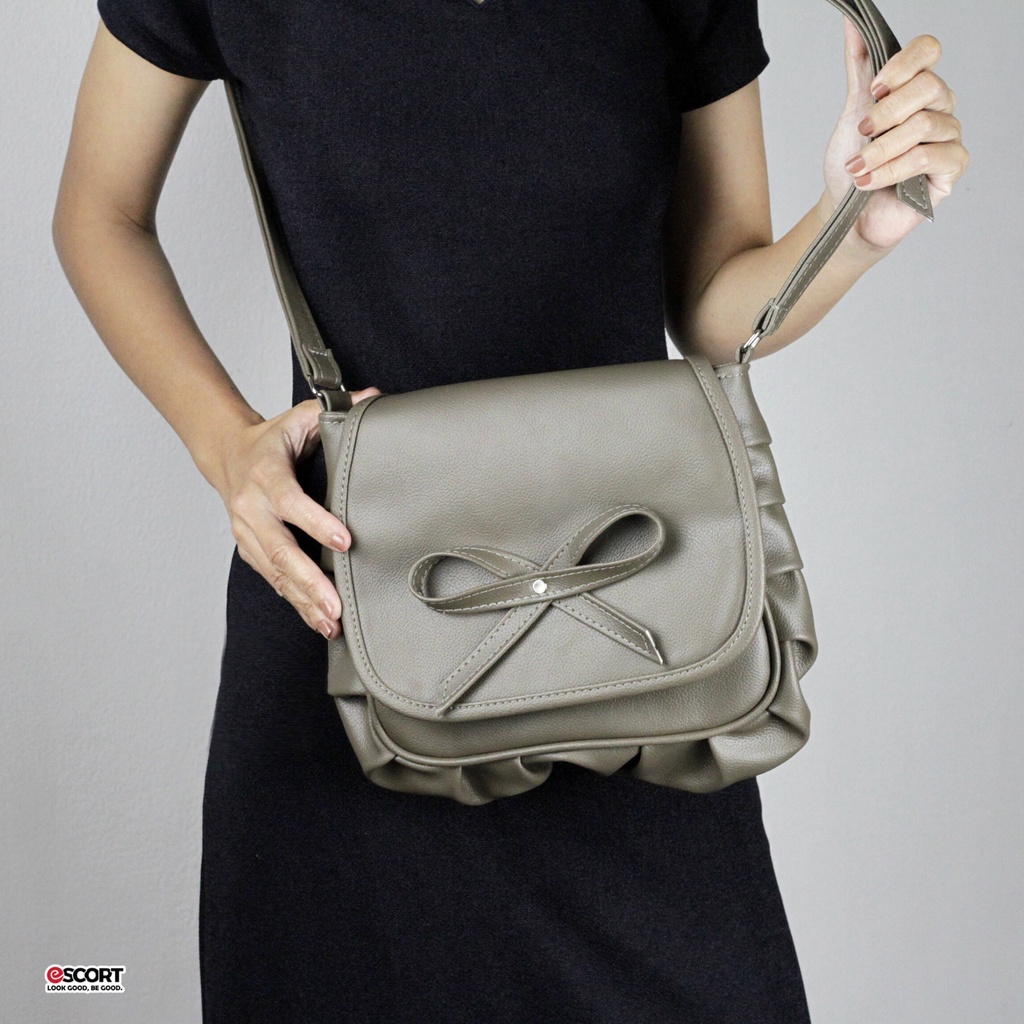 Escort Sling Bag Tas slempang wanita warna Brown Coffee Black Olive - Tas Wanita terbaru model tas selempang