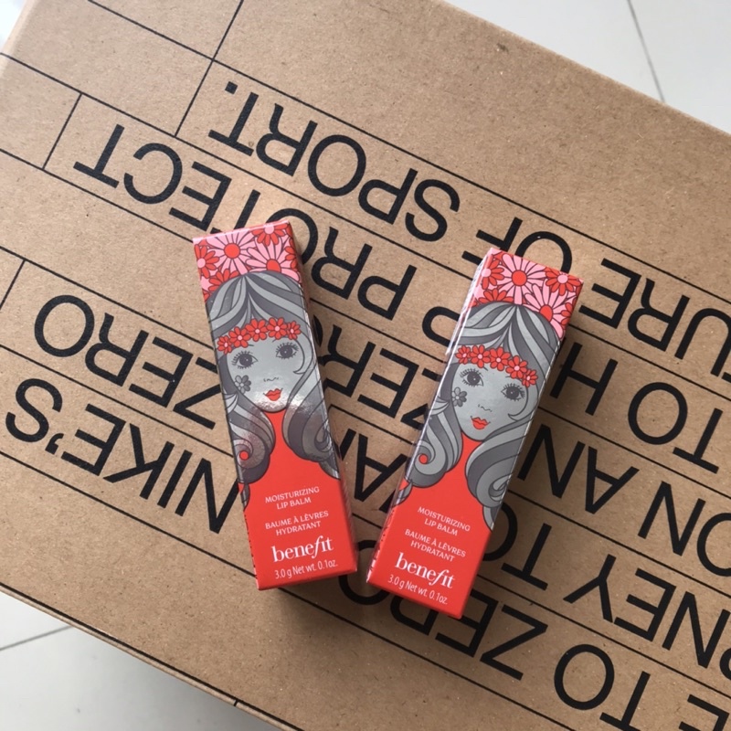 BENEFIT Moisturizing Lip Balm