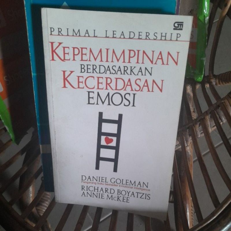 Jual BUKU KEPEMIMPINAN BERDASARKAN KECERDASAN EMOSI BY DANIEL GOLEMAN ...