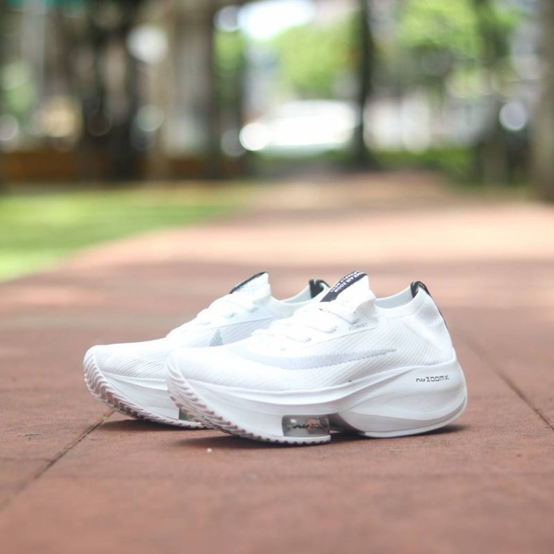 Sepatu Sneakers Running Lari Pria