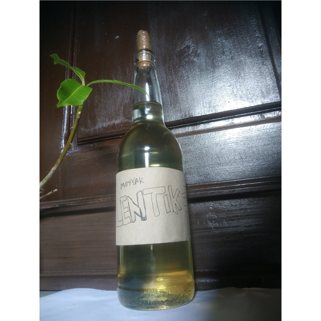 

MINYAK KLENTIK KELAPA MINYAK GORENG KELAPA MURAH HARGA 1 LITER UMKM PARANG KARIMUNJAWA JEPARA