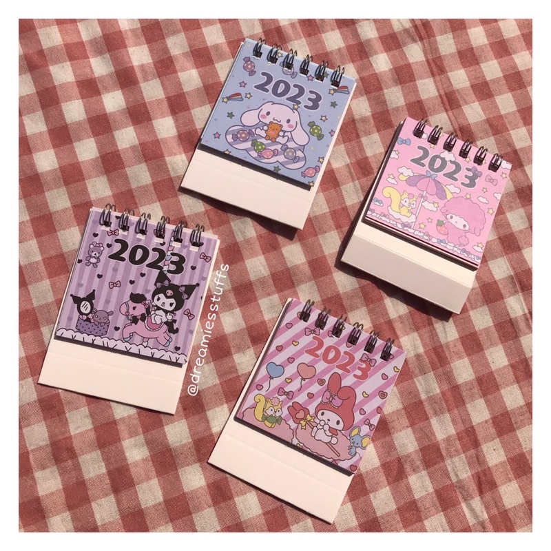 (Dream) Cute sanrio mini desk calendar by dreamiesstuffs