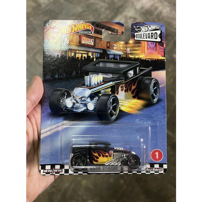 Hotwheels hot wheels boulevard bone shaker