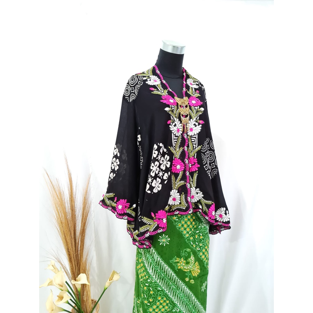 Pusat Bordir Tasikmalaya - Blouse Outer Blazer Bordir Exclusive Arabella Paris Silk Batik imlek