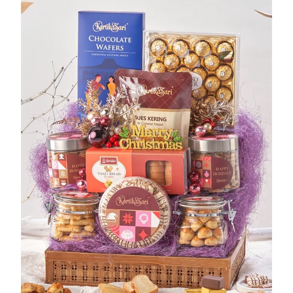 

READY JAKARTA 22 MAR 2025 - KARTIKA SARI HAMPERS B PARCEL NATAL CHRISTMAS NEW YEAR LIMITED EDITION 2022 GIFT BOX KARTIKASARI OLEH OLEH BANDUNG VIRAL SALE PROMO PAKET HADIAH BOLU CAKE LEGIT PIA ROTI PIE COOKIES PASTRY LAPIS BIRTHDAY CAKE KUE ULANG TAHUN