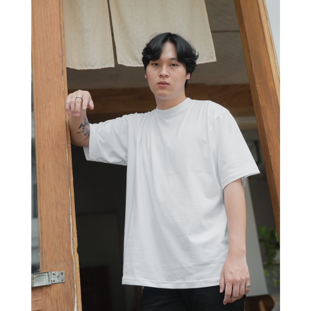 Osaka Oversized Tshirt In White- Kaos Oversize Pria dan WanitaPutih- Blank Apparel