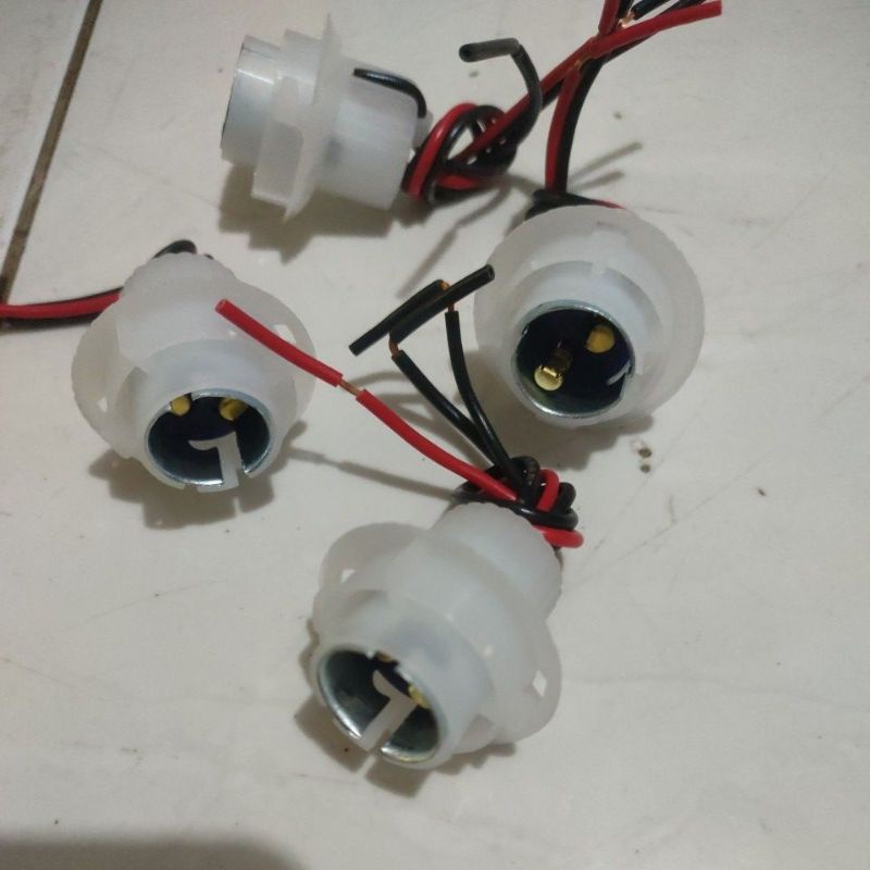 soket fitting lampu kaki 1 dan kaki 2 coordinates