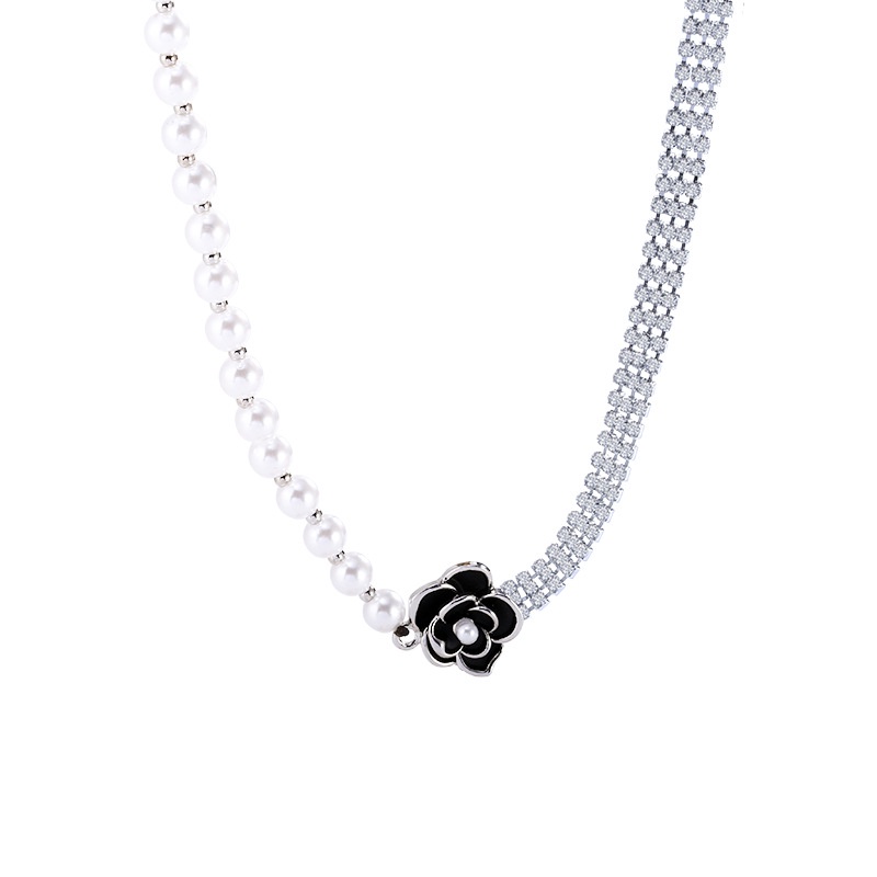 Gaya Baru Camellia Asymmetric Choker Necklaces Women Diamond Pearl Necklace