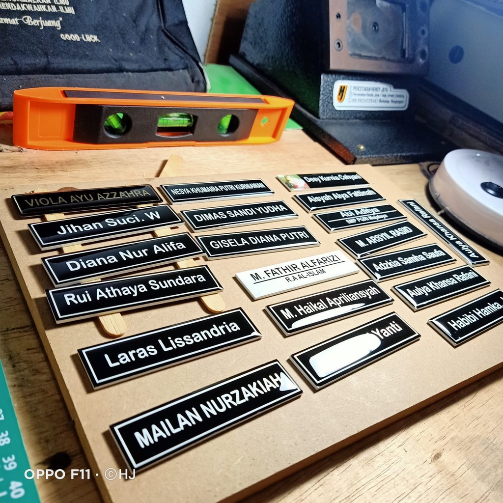 

Name tag nama dada custom Satuan