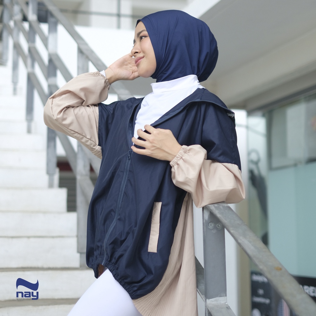 Jacket Olahraga Wanita Parasut Oversized - Heera Jacket (Navy-Beige)