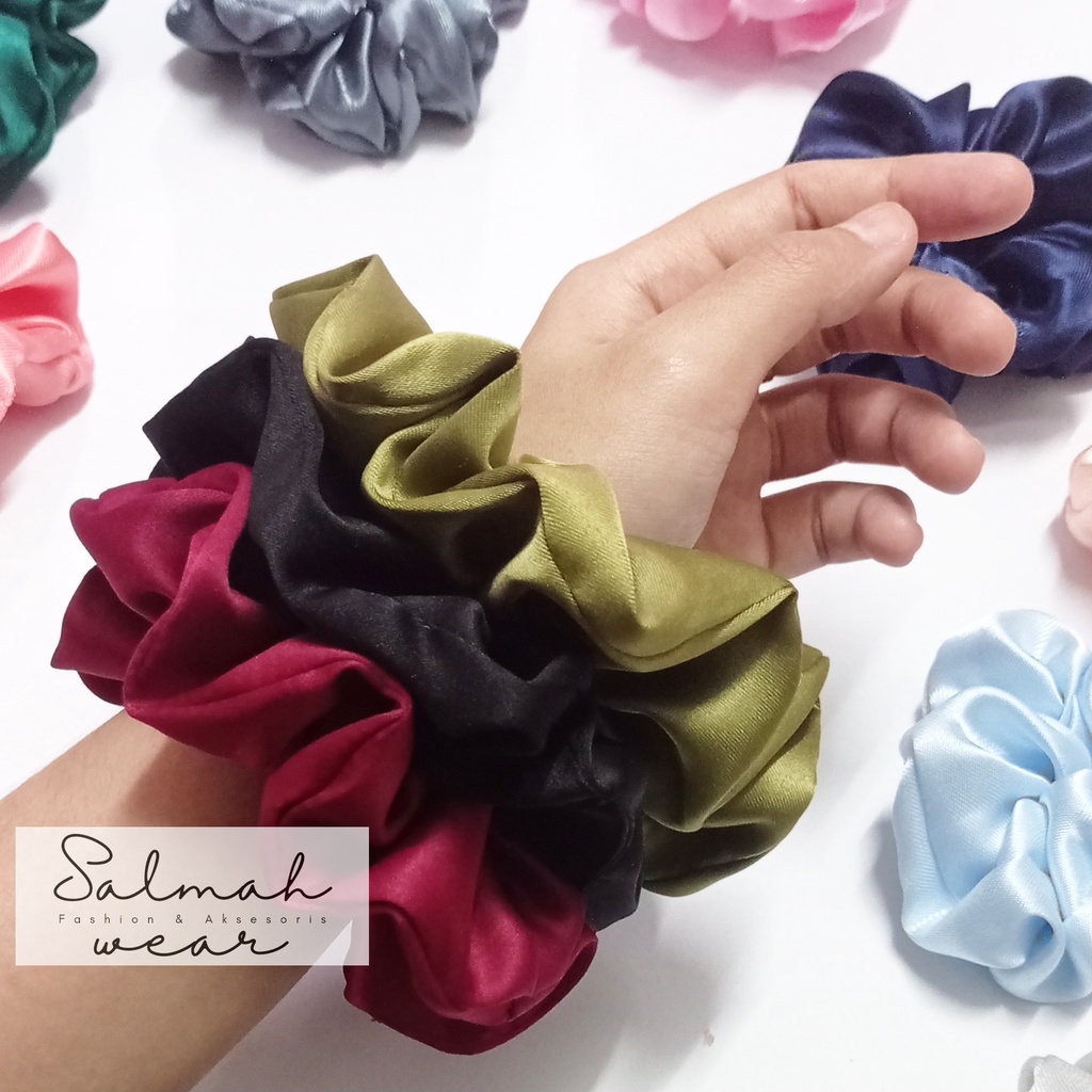 Scrunchie Satin Ikat Rambut Medium