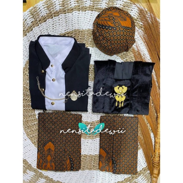 [1 Set, HT/HPD01A] Baju Prewedding / Baju Couple Adat Jawa - Solo, Truntum Garuda