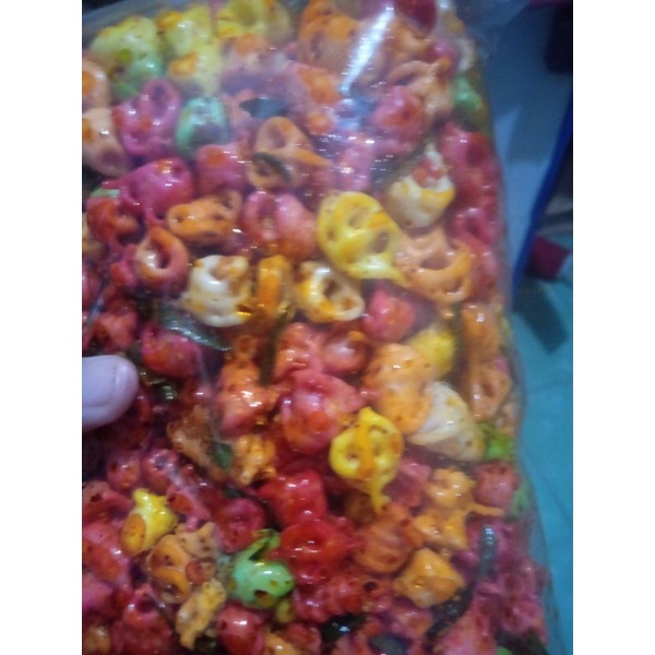 

kerupuk pedo gelung pedas daun jeruk