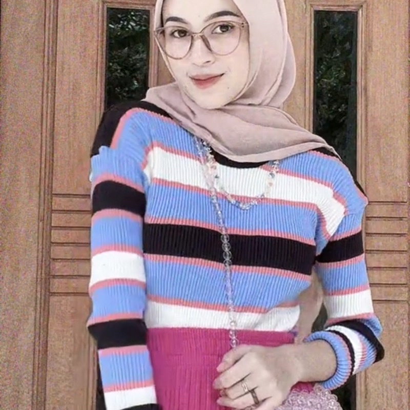 Claudya Knit - Wearing BENA