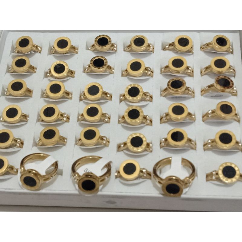 S10. Cincin titanium wanita anti karat motif Bulgari