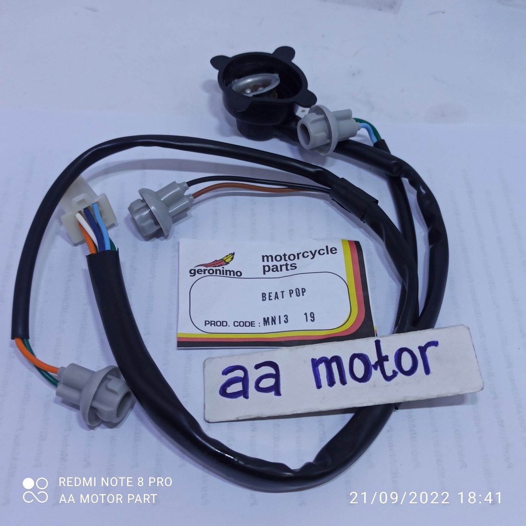 Soket Kabel Fitting Lampu Depan Honda Beat Pop