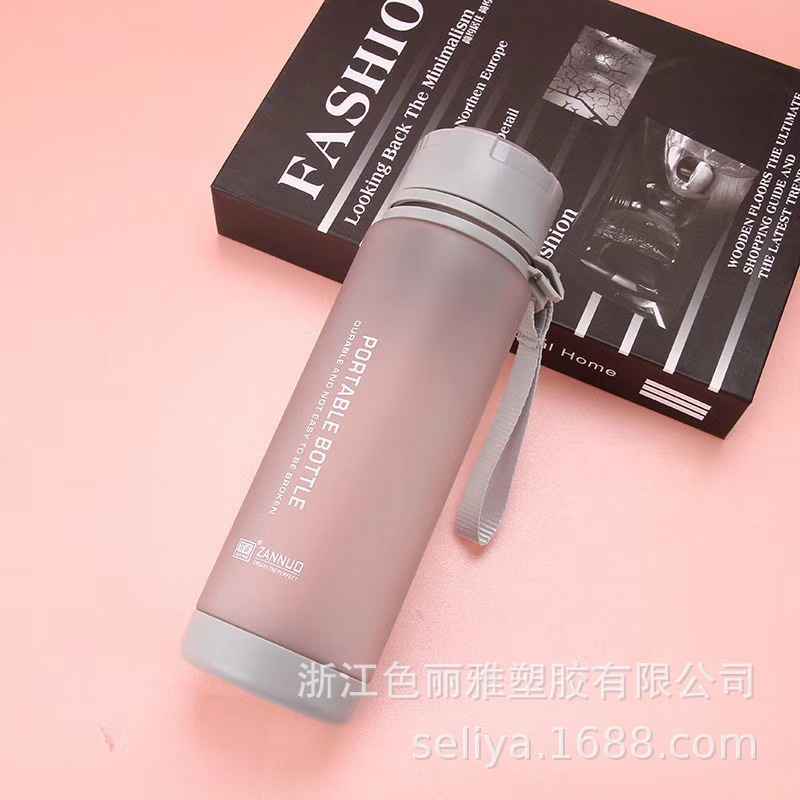 BOTOL MINUM SPORTY PORTABLE 690 ML- BOTOL MINUM 7578