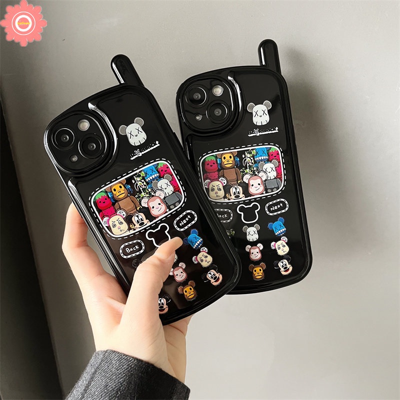 IPHONE Casing Bentuk Ponsel Retro Vintage Kepribadian Ponsel Case Kompatibel Untuk Iphone11 7 8 Plus 12 13 14 Pro MAX XR 14x XS MAX Trendi Merek Violent Bear Air Cushion Soft Cover