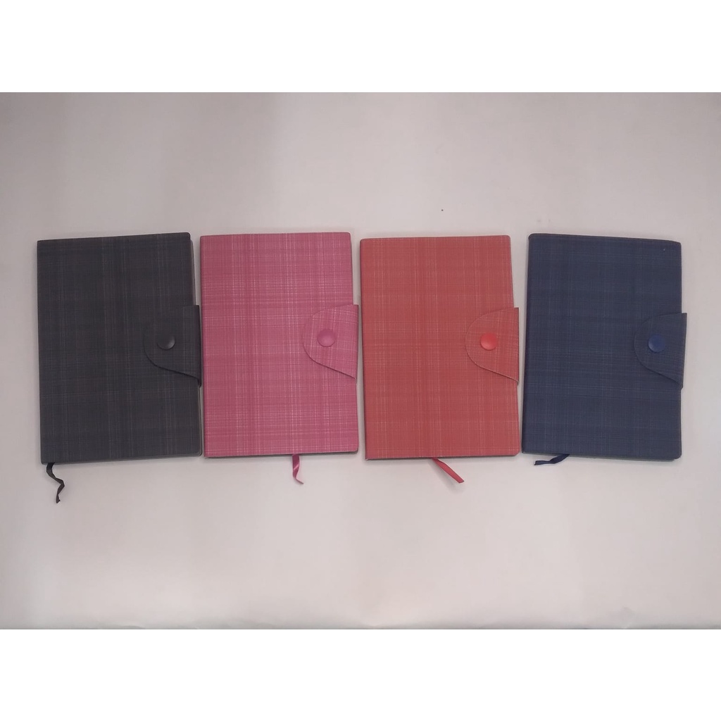 

NOTEBOOK KANCING COVER MOTIF KOTAK KOTAK BERAGAM WARNA