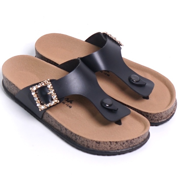 SARASARA YUK - AUDY Sandal Wanita Jepit Casual Size 36 - 41 Model Birken Sol Puyuh Sara Sara Sendal Cewek Rumahan Bahan Kulit Santai Strap Gesper Empuk 37 38 39 Warna Black Hitam Japit Anti Slip Premium Original Terbaru Shoes ORI Mall Official Store