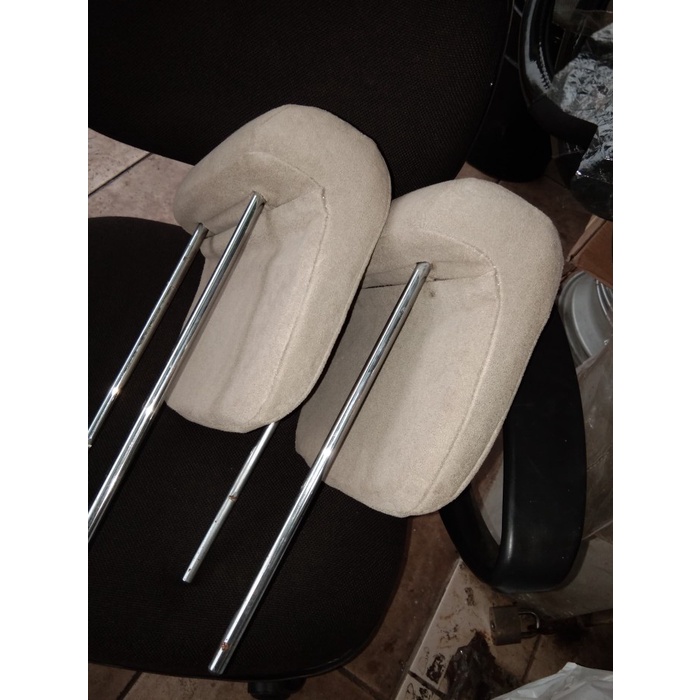 Sandaran Kepala Atau Headrest Jok Belakang Baris 3 Innova Thn 2012