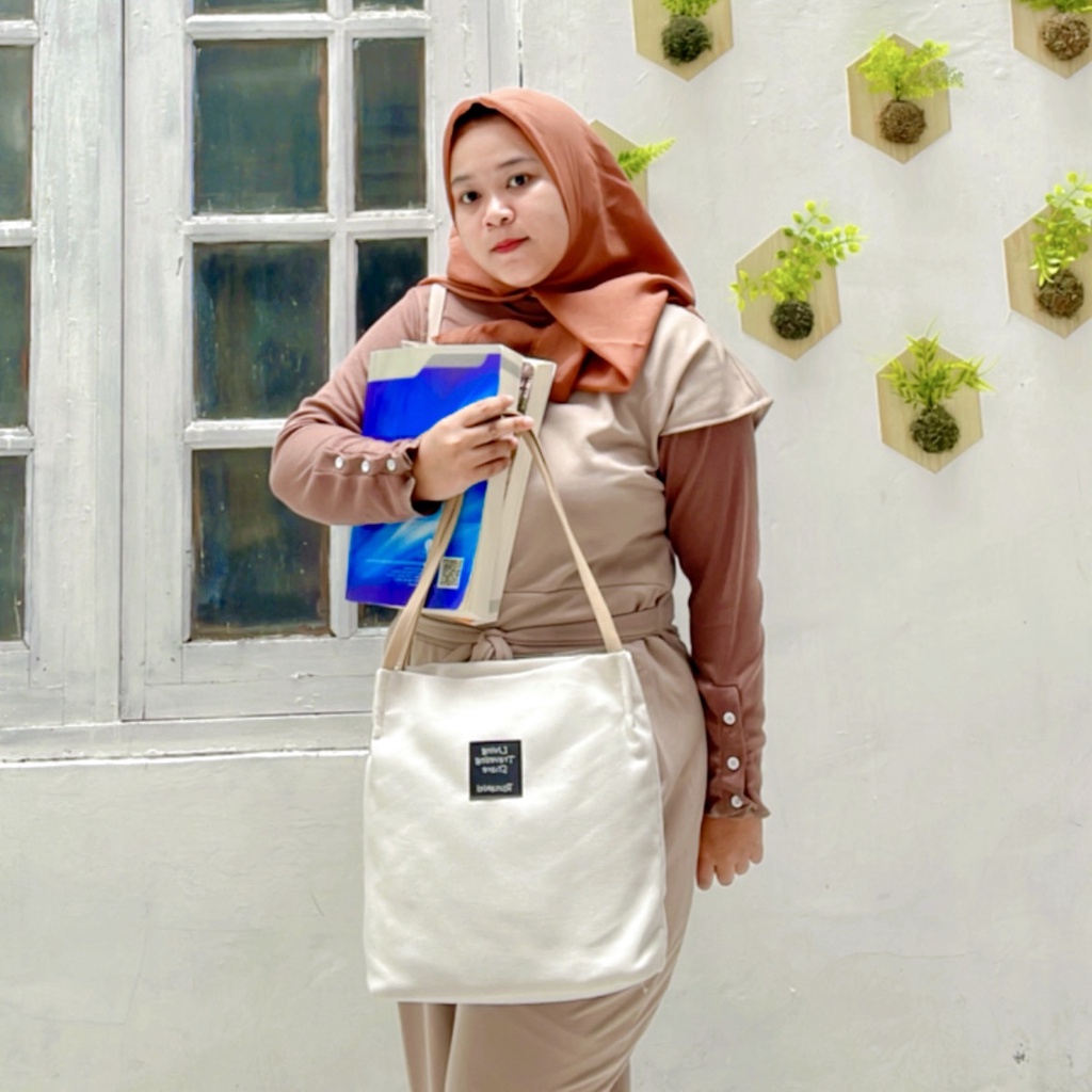 (COD in AJA) TOTEBAG PREMIUM SIMPLE Kain kanvas bludru halus - Motif polos tebal murah kuliah ngampus semarang