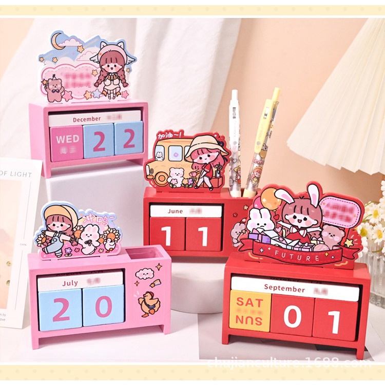 Kalender Kayu Momo Plus Tempat Pen Wooden Calendar with Pen Holder Kalender Meja Motif Kartun Aesthetic Lucu Warna Pastel @banyak