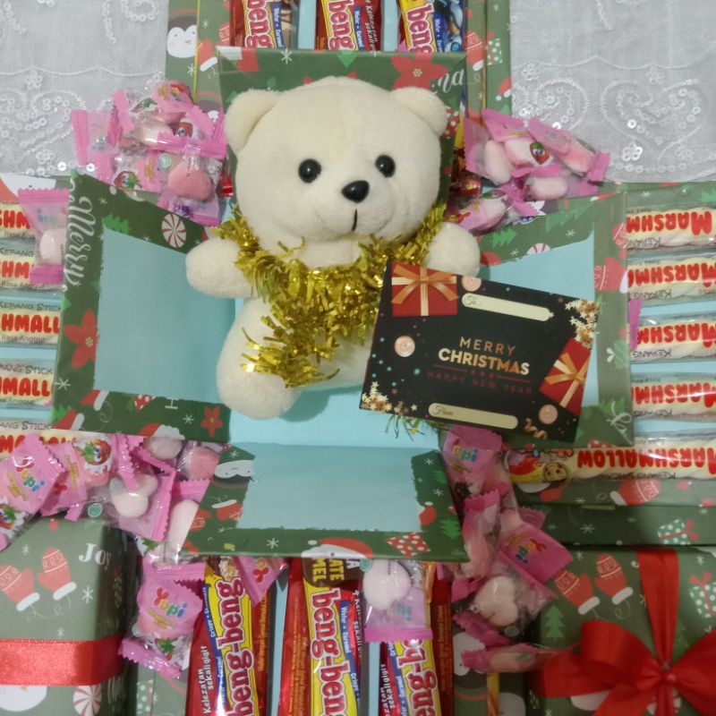 

PARCEL NATAL TAHUN BARU / EXPLOSION BOX PLUS BONEKA / SNACK BOX PLUS BONEKA