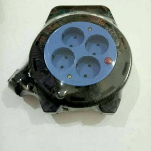 TERMINAL STOP KONTAK / COLOKAN LISTRIK/ COLOKAN KABEL ROLL BULAT 4 LUBANG MERK OKKA PANJANG 10 METER